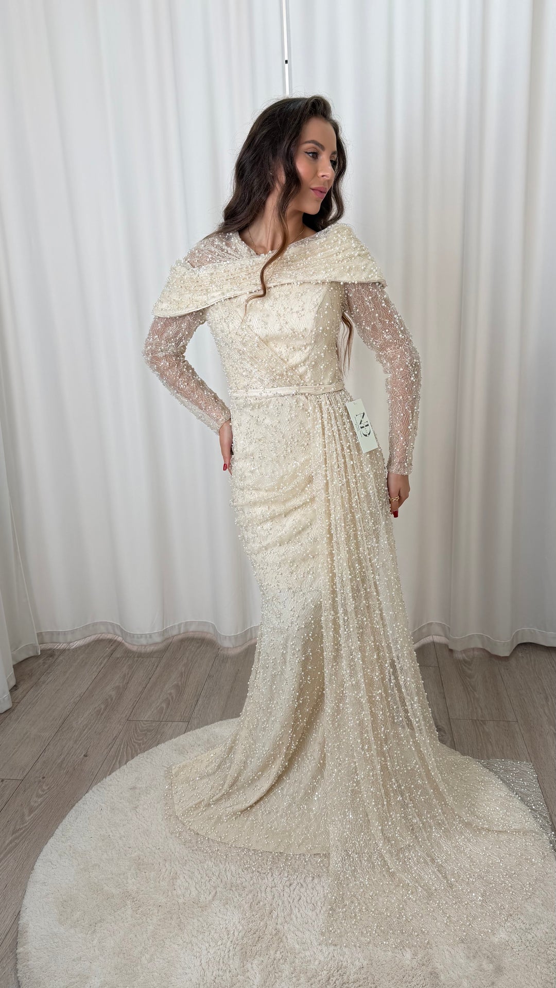 Exclusiv Ivory Gown