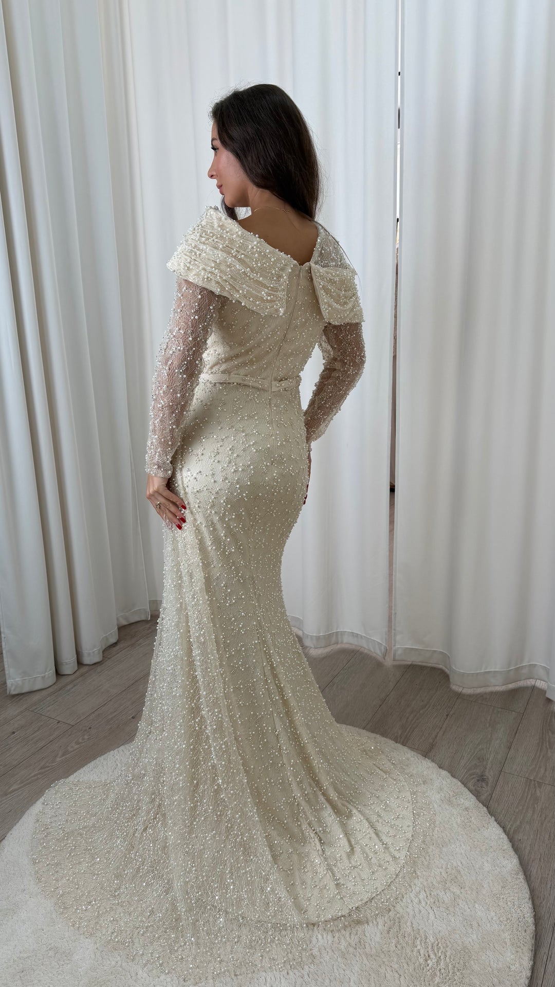 Exclusiv Ivory Gown
