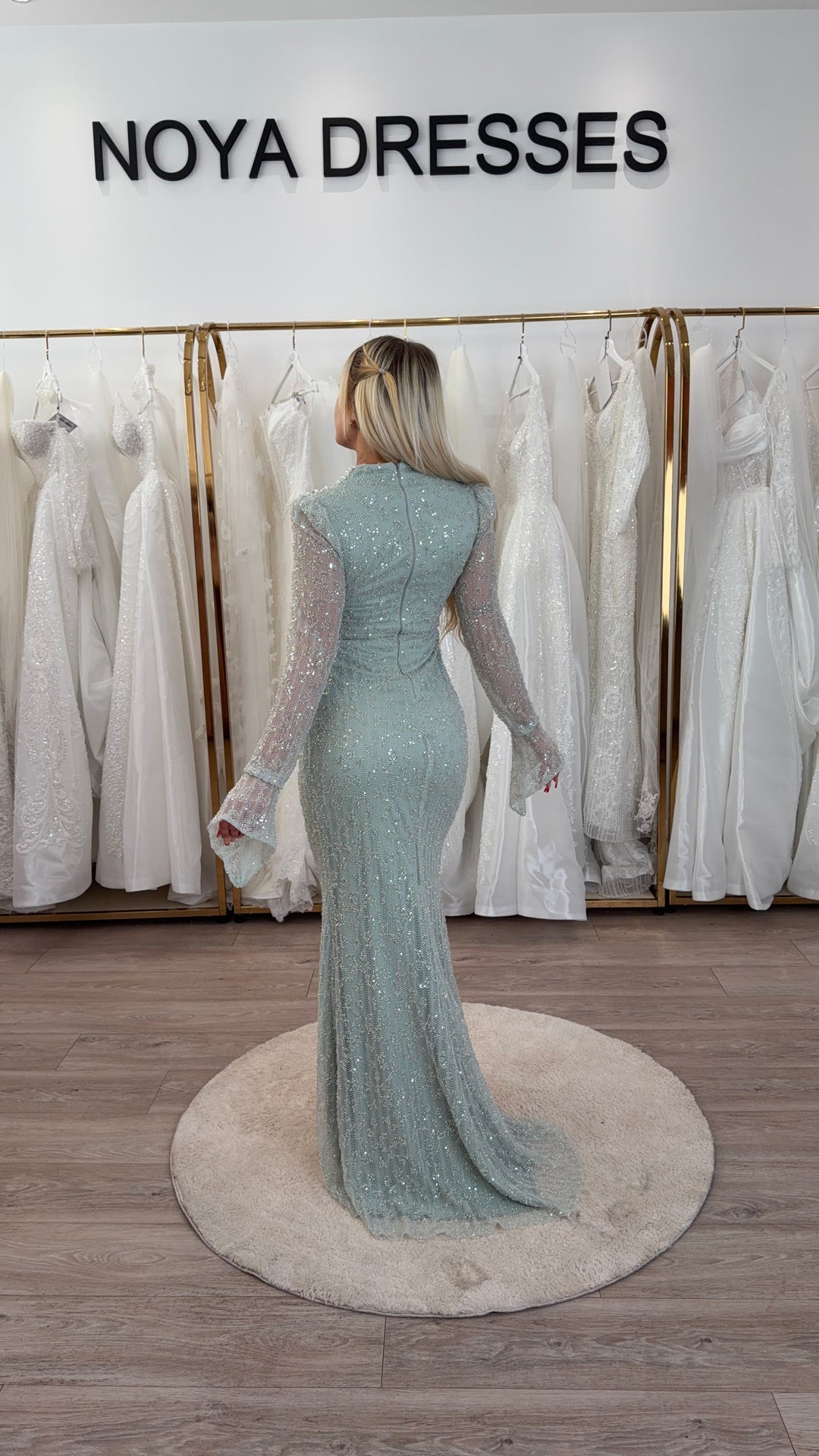 Exclusiv Mint Pearl Gown