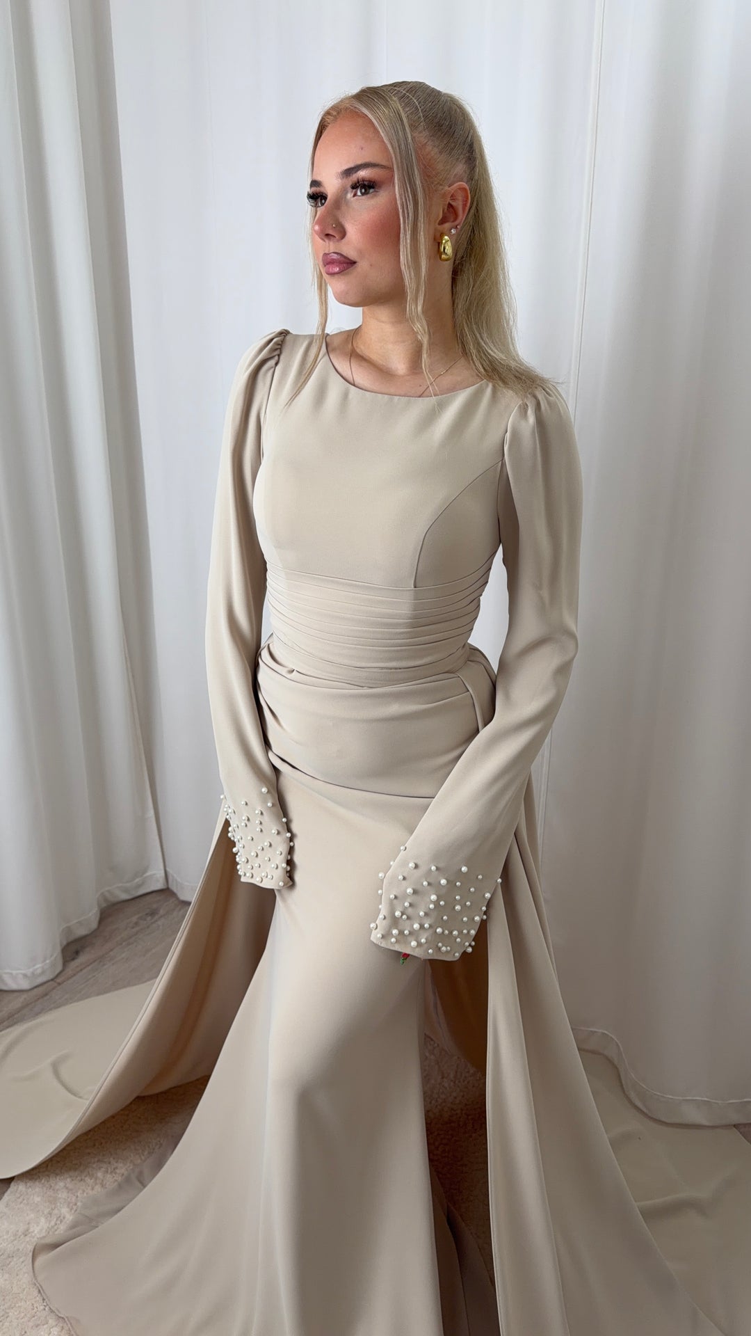 Veloria Dress