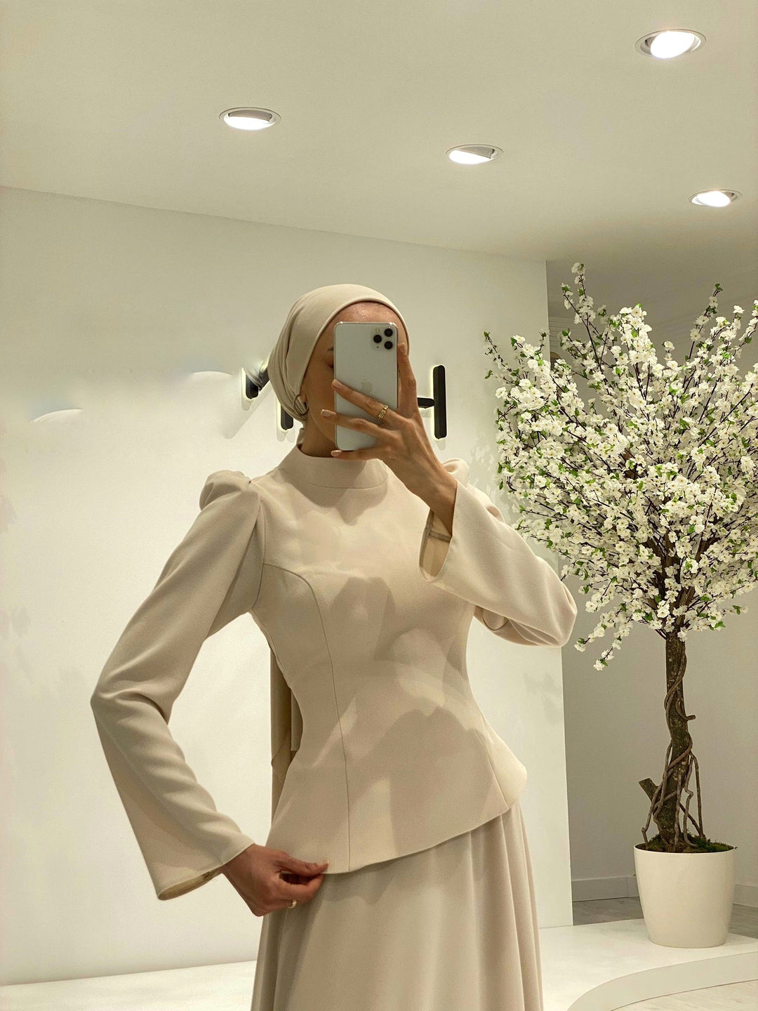 Long Pretty Lady